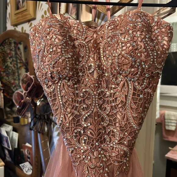 Prom/formal/Pageant Gown - Picture 2 of 3